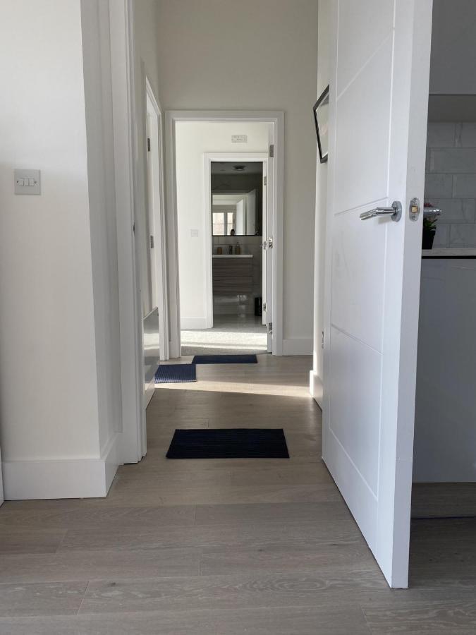 Central Location, Parking, Wi-Fi, Modern Apartment Milton Keynes Kültér fotó