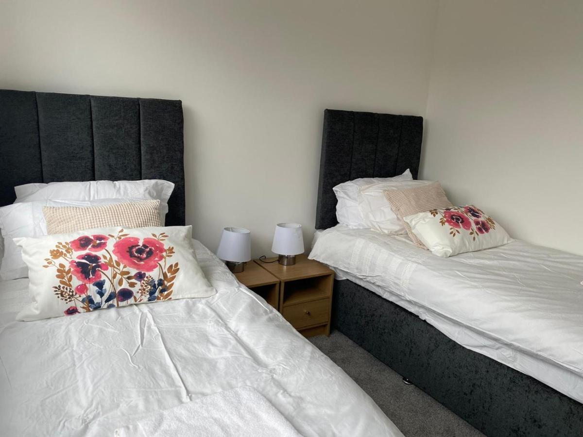 Central Location, Parking, Wi-Fi, Modern Apartment Milton Keynes Kültér fotó