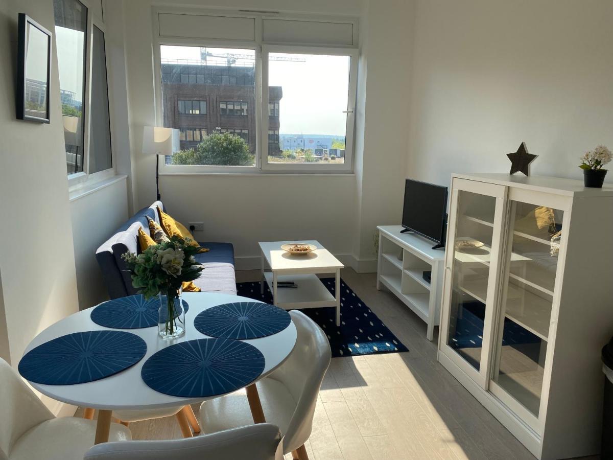 Central Location, Parking, Wi-Fi, Modern Apartment Milton Keynes Kültér fotó