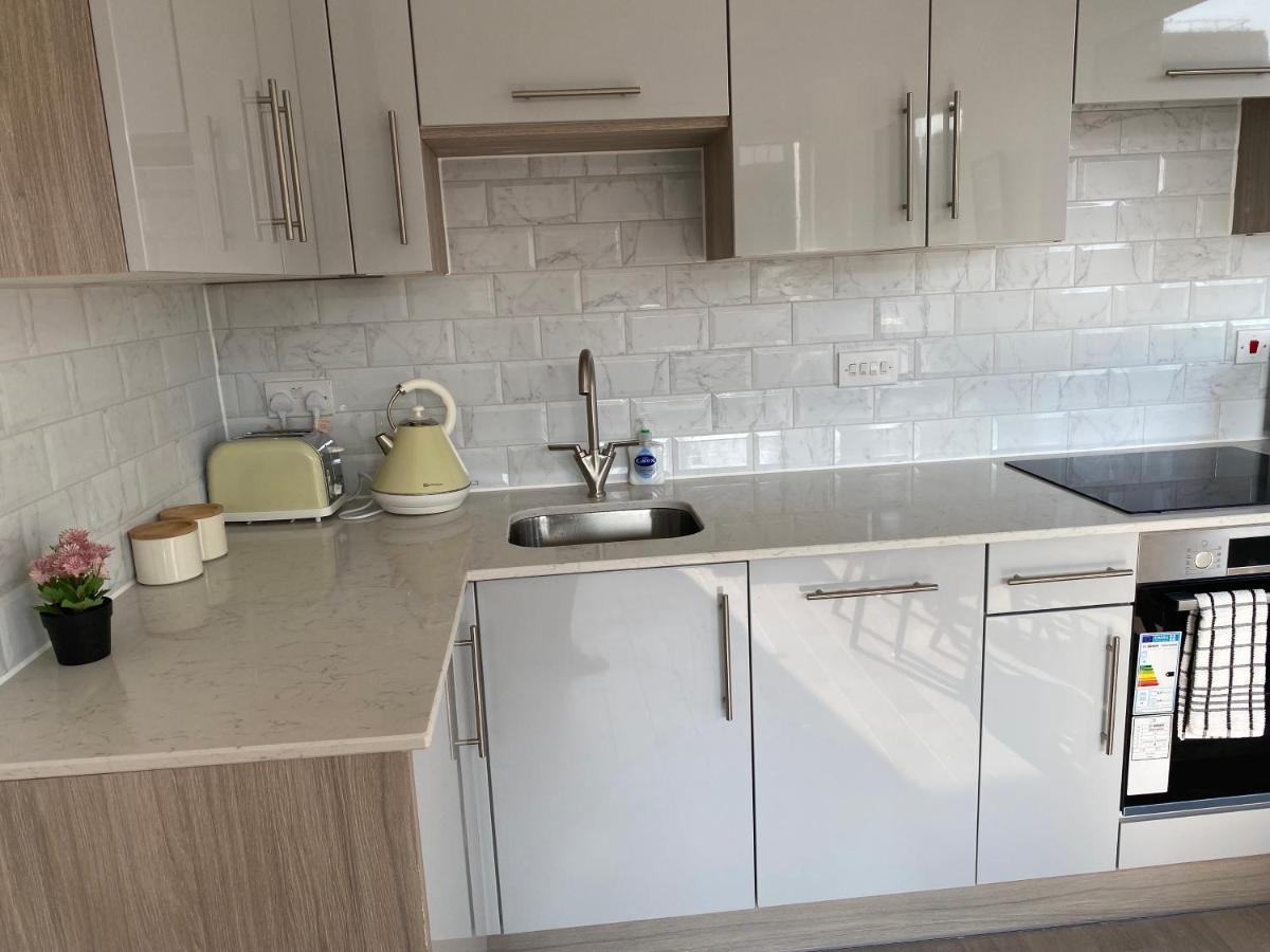 Central Location, Parking, Wi-Fi, Modern Apartment Milton Keynes Kültér fotó