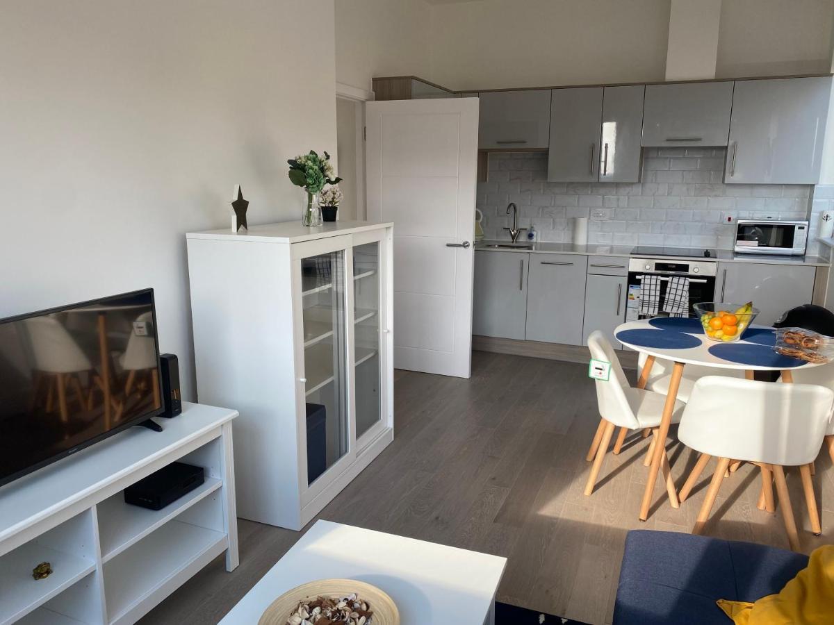 Central Location, Parking, Wi-Fi, Modern Apartment Milton Keynes Kültér fotó