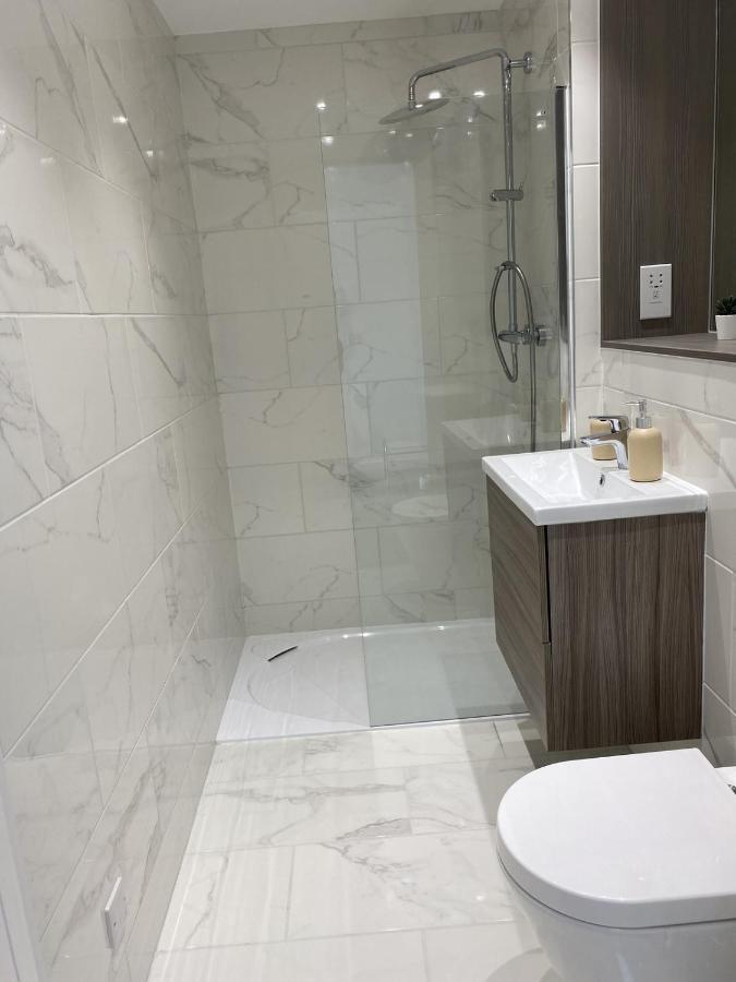Central Location, Parking, Wi-Fi, Modern Apartment Milton Keynes Kültér fotó